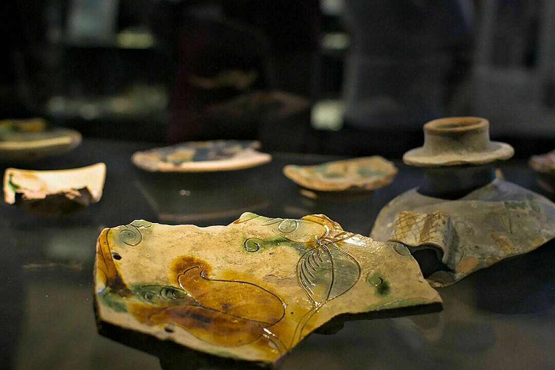 Broken pottery from the 16th century, found at the Lazzaretto Nuovo